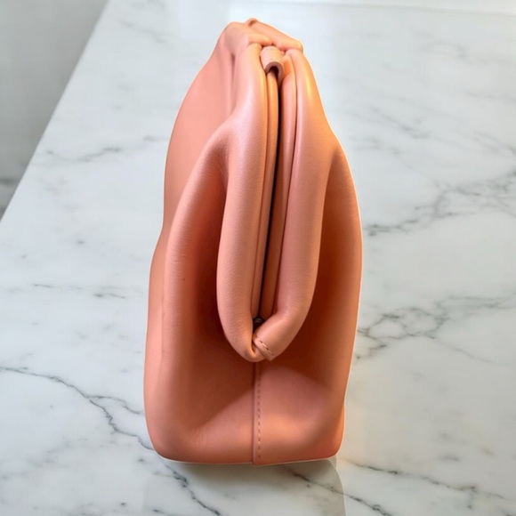 BV Bag Giveaway • Auth Bottega Veneta The Point Triangle in Peachy Pink Leather - Picture 2 of 9
